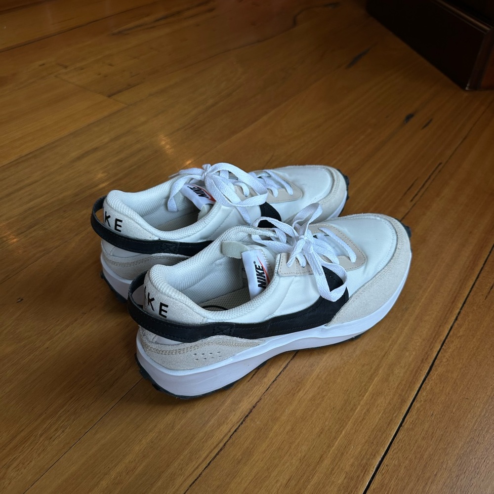 Nike Women's Waffle Debut Shoes